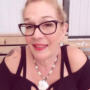 Meet your Posher, Janis